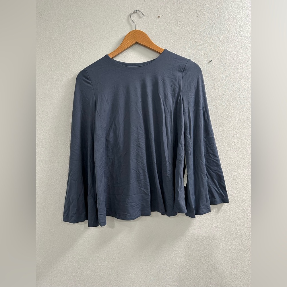 NWT susana monaco grey flare sleeve long sleeve flawy top